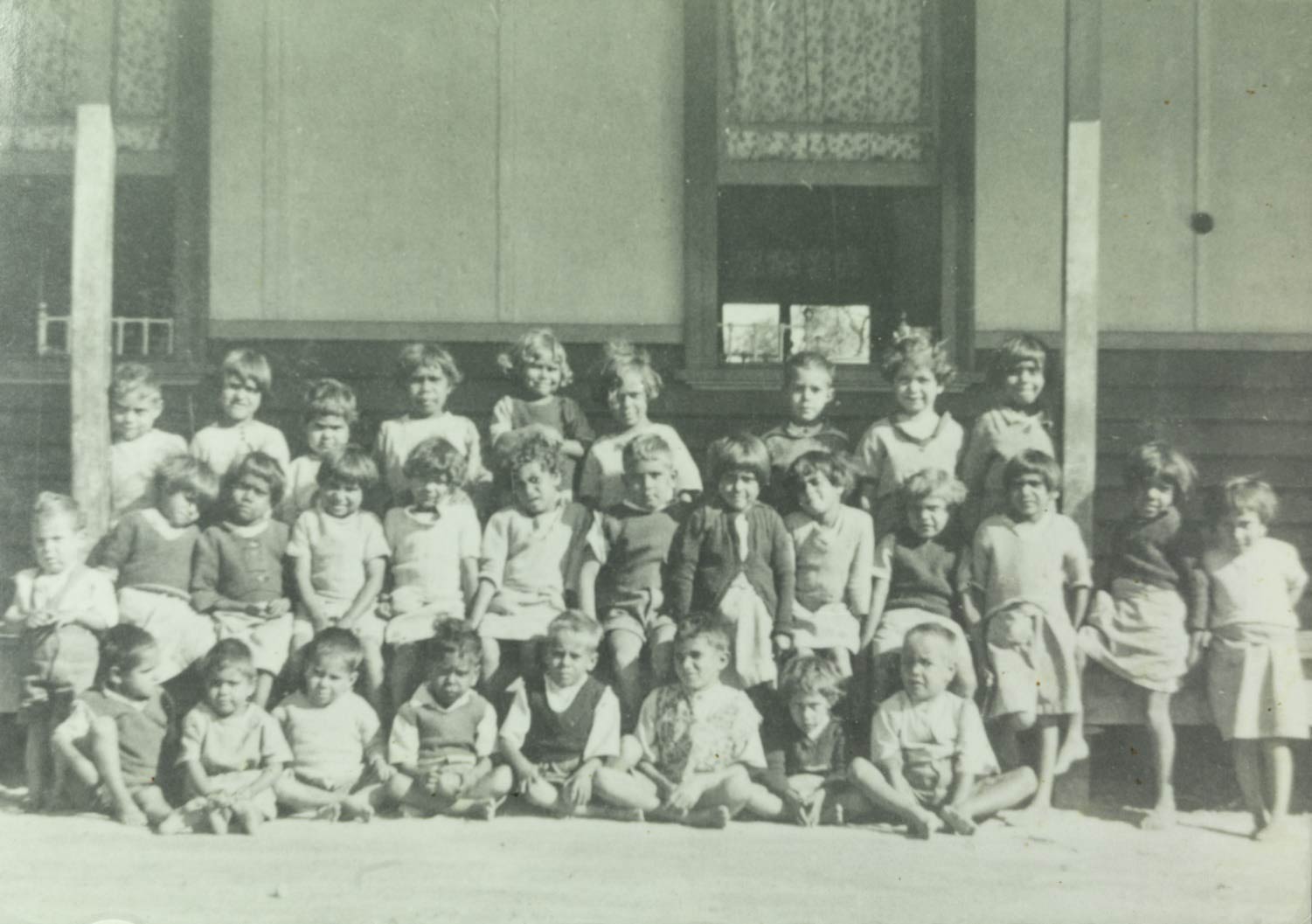 摩尔河原住民定居点幼儿园的孩子们