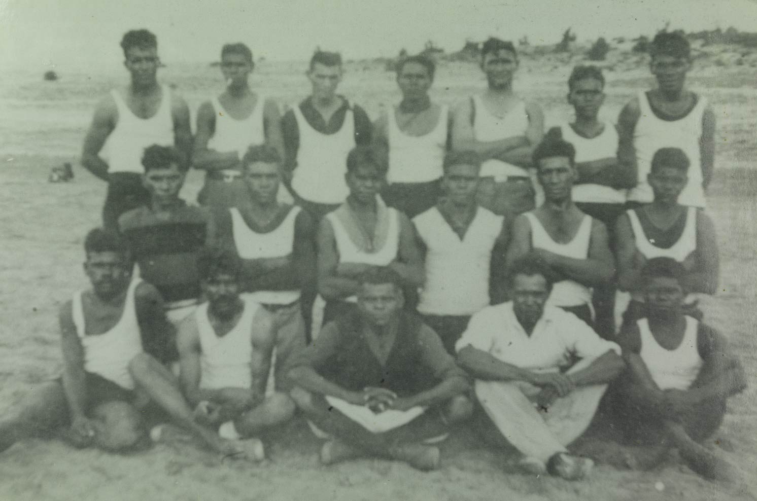 1937年摩尔河原住民定居点MRNS足球队