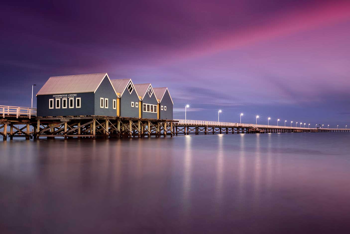 西澳大利亚州巴塞尔顿码头的日出